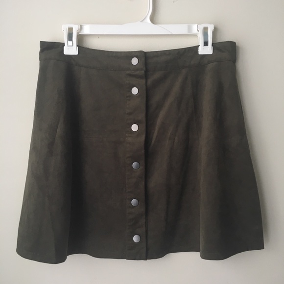 Forever 21 Dresses & Skirts - Olive Green Button Up Skirt